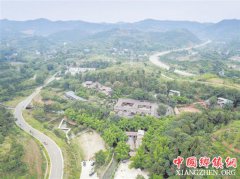 <b>游绿道逛林盘 哲学小镇愈加迷人</b>