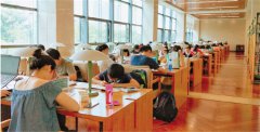 <b>开学在即，赶作业进入倒计时</b>