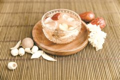 <b>秋燥来袭 一招教你保肺强身</b>