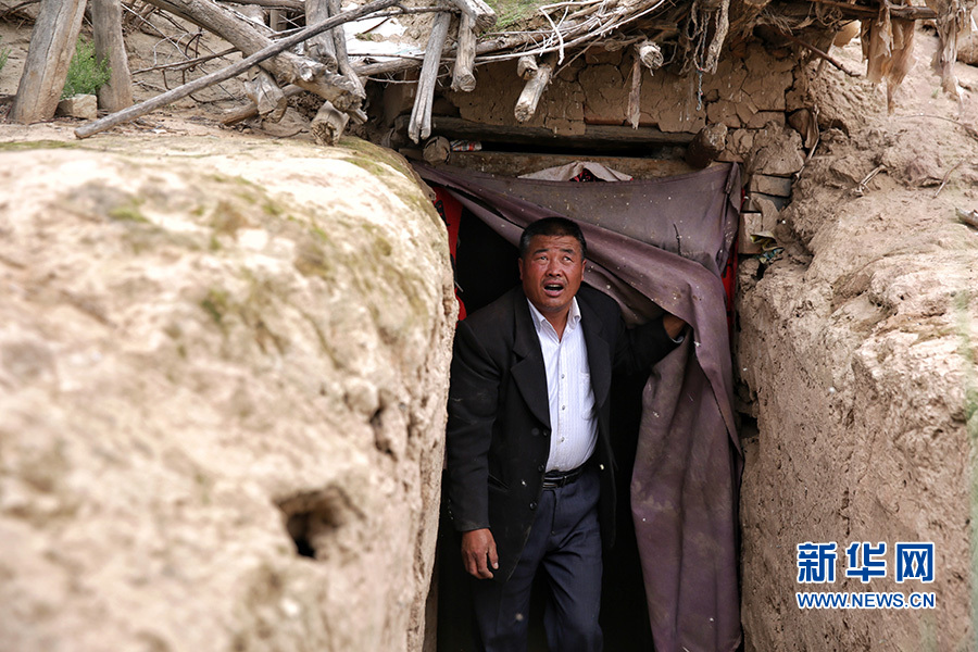 持“枪”入沙地:治沙劳模王银吉