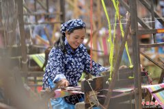 <b>河北：八百织女展“非遗”</b>