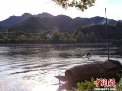 <b>浙江“千村示范、万村整治”工程获联合国“地球卫士奖”</b>