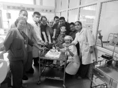 22岁维族姑娘病危 江苏医生飞行5000公里救人