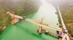 乌江右线大桥主跨成功合龙