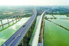 蒙华铁路湖南段铺轨