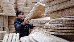 “互联网＋草柳编”助力乡村振兴