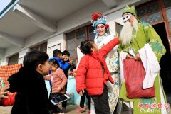 非遗“李家庄咳嗨腔”表演进校园
