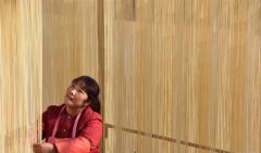 手工挂面加工忙