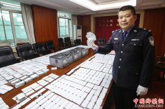 南京铁警捣毁一制贩假票窝点 收缴假火车票6000余张