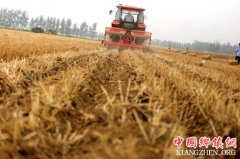 <b>农业农村部：力争2025年农作物综合机械化率达75%</b>