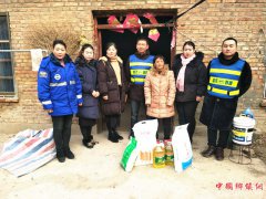安徽亳州蓝天救援队：情系困难群众 寒冬慰问暖民心