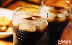 八类食物易减寿 含糖饮料加速衰老