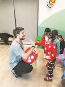 抓住孩子语言敏感期 线上线下学英语哪个更有效？