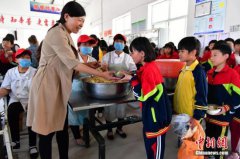 教育部：推进创新编制配备 解决教师总量不足难题