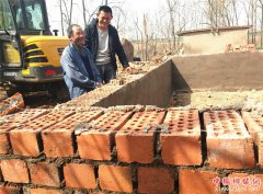 山东郯城马头镇：前赵村为“五保老人”盖新房