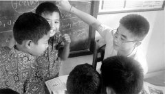 这个爱倒腾“古董”的小伙 是这样逆袭美国名校的