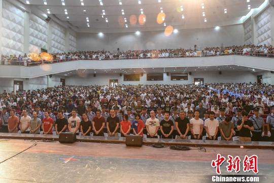 法庭开进校园“套路贷”涉黑团伙成员一审获刑