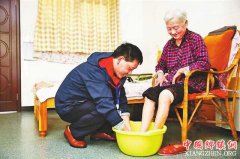 项忠红：护理特困人员37年的“孺子牛”