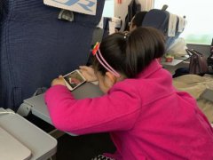 <b>揪心的家长：什么招儿都用了 阻止不了孩子近视加深</b>