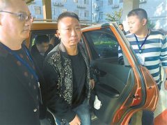 <b>湖南一外逃税官25小时归案：外逃之路成穷途末路</b>