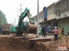 国道拓宽施工忙