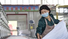 家门口的扶贫车间助农增收