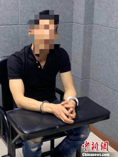 网逃男子买彩票时被抓恳请民警“缓一缓，万一中了呢！”