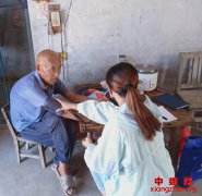 安徽五河县武桥镇：蝉声鸣鸣夏日来，签约医生入户忙