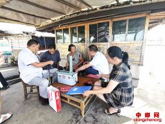 安徽五河：为贫困户上门免费体检