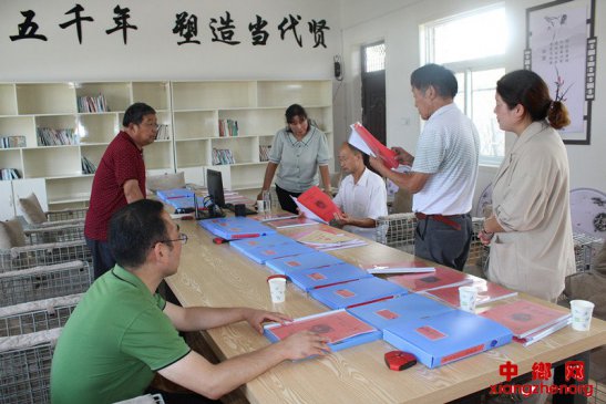 安徽界首上下联动促工作开展