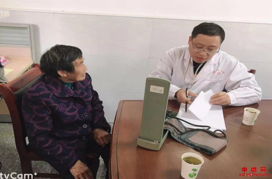 安徽沱湖乡：贫困户在家门口享受医疗服务
