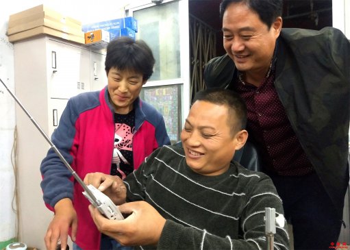 山东郯城：残疾人靠“硬手艺”摆脱“贫困帽”