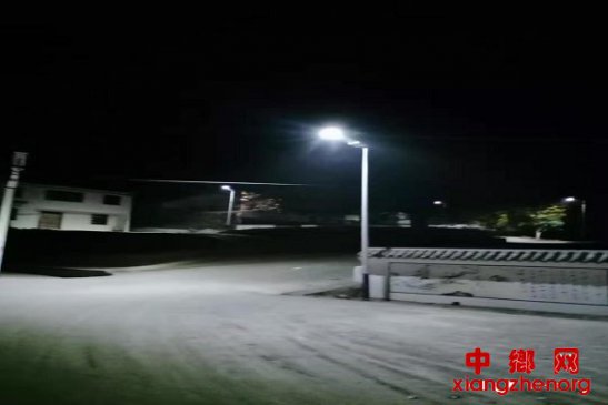 安徽：太阳能路灯点亮美丽新农村