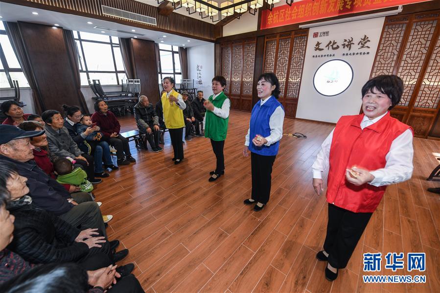 （社会）（1）文化下基层 乡村“故事会”
