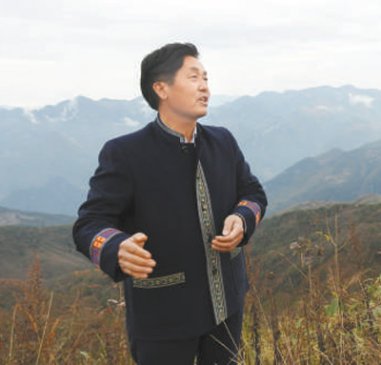 李永太：致富路上的“点子支书”(先锋足印)
