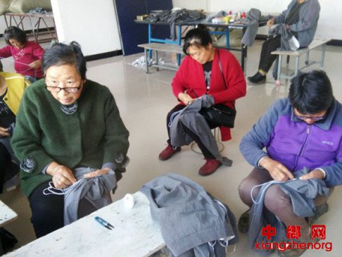 <b>安徽：“来料加工”带富贫困户</b>