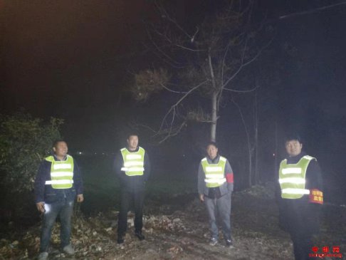 <b>安徽：“红袖标”在行动</b>