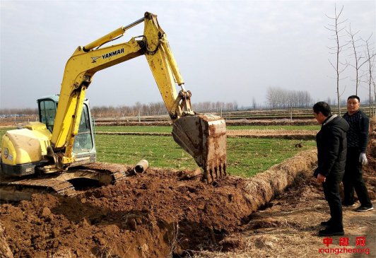 <b>山东郯城：冬闲农民忙起农田水利建设</b>