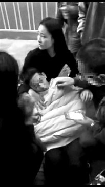 昆明“最美护士”街头急救少年 早年曾获希望工程救助