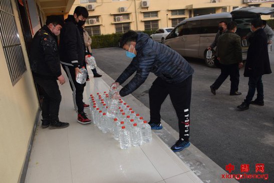 爱心涌动在战“疫”一线