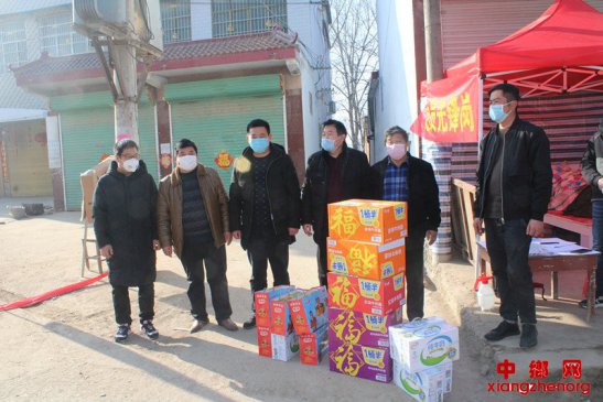 安徽界首：捐赠物品助力防疫