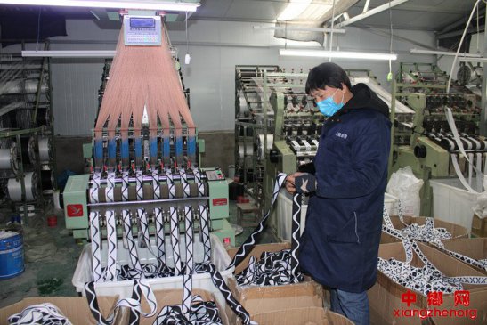 <b>订单生产加工忙</b>