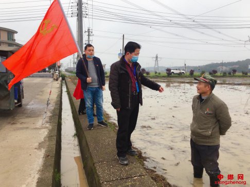 <b>湖南：春耕党旗红，助农保脱贫</b>