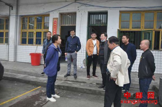 <b>湖南隆回金石桥镇党委领导调研检查高洲中学开学工作</b>