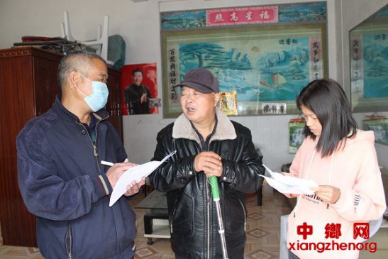 <b>安徽：走村入户话桑麻 感情架起连心桥</b>