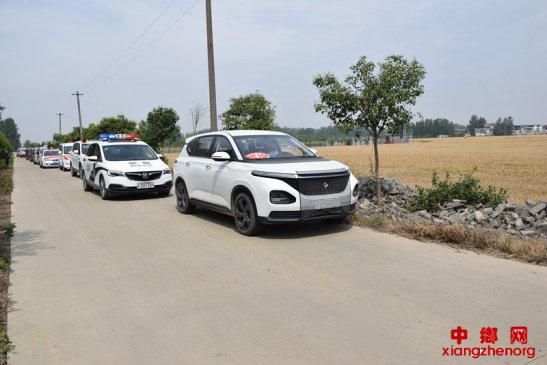 <b>宣传车队在行动</b>