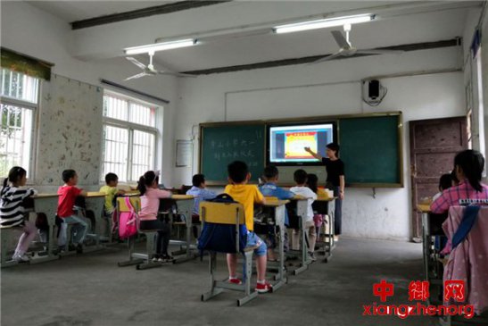 <b>安徽池州殷汇镇开展“迎接少代会，争做好队员”系列主题活动</b>