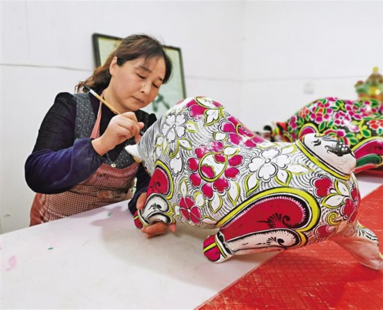 <b>凤翔泥塑  泥土中的创新之花</b>