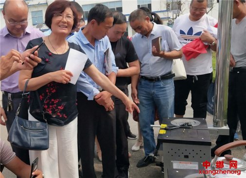 <b>山东郯城：政府“买单”贫困户取暖</b>