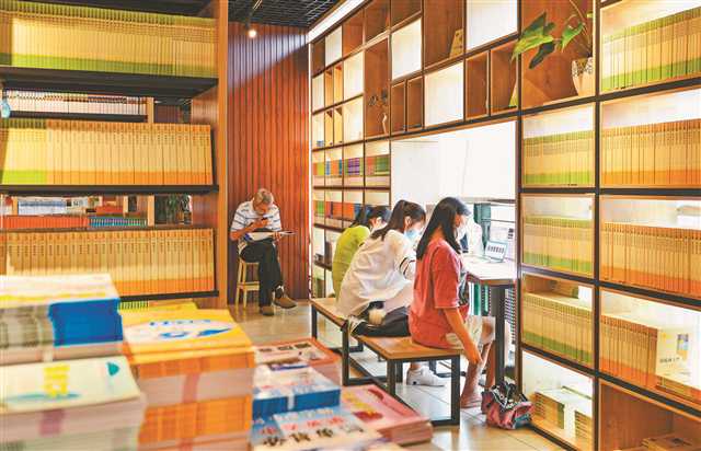 <b>重庆涌起暑期阅读热潮</b>